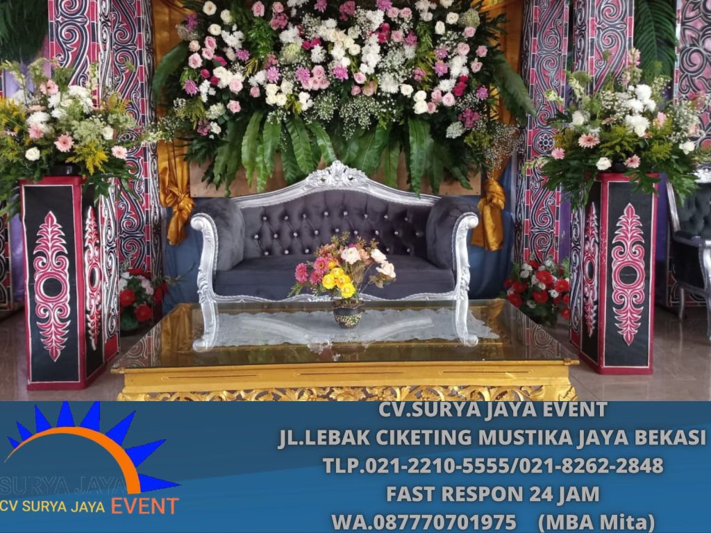 Menyewakan Kursi Pelaminan Silver Terdekat Bekasi