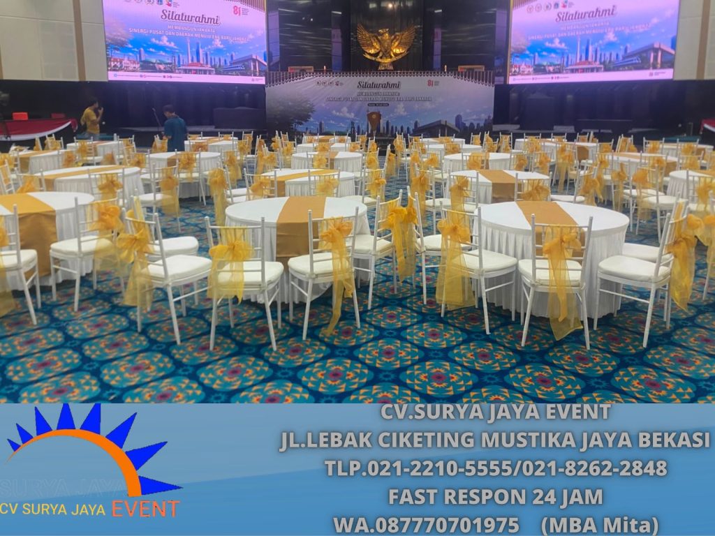 Rental Kursi Tiffany Putih Pita Gold Gedung DPRD DKI Jakarta