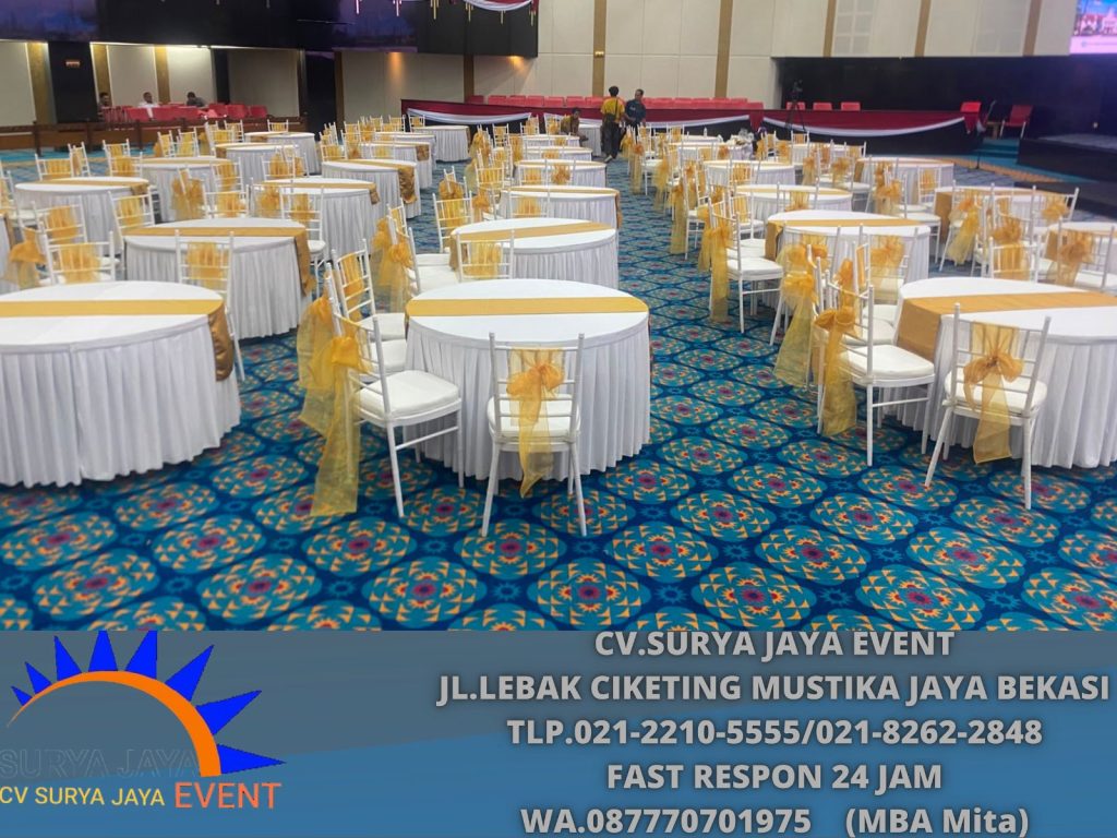 Rental Kursi Tiffany Putih Pita Gold Gedung DPRD DKI Jakarta