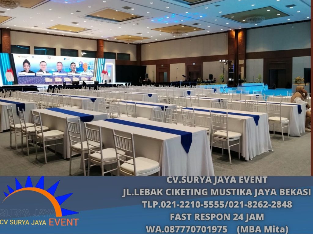 Rental Meja Kotak Set Kursi Tiffany Putih Kayu Jakarta (0877-7070-1975)
