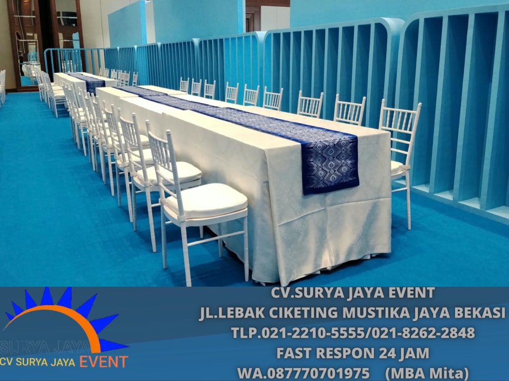 Rental Meja Kotak Set Kursi Tiffany Putih Kayu Jakarta (0877-7070-1975)