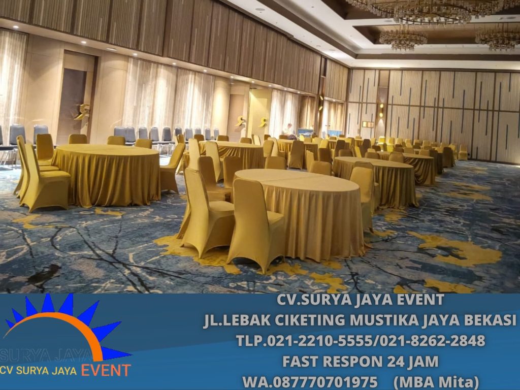 Sewa Meja dan Kursi Cover Gold Jakarta (0877-7070-1975)